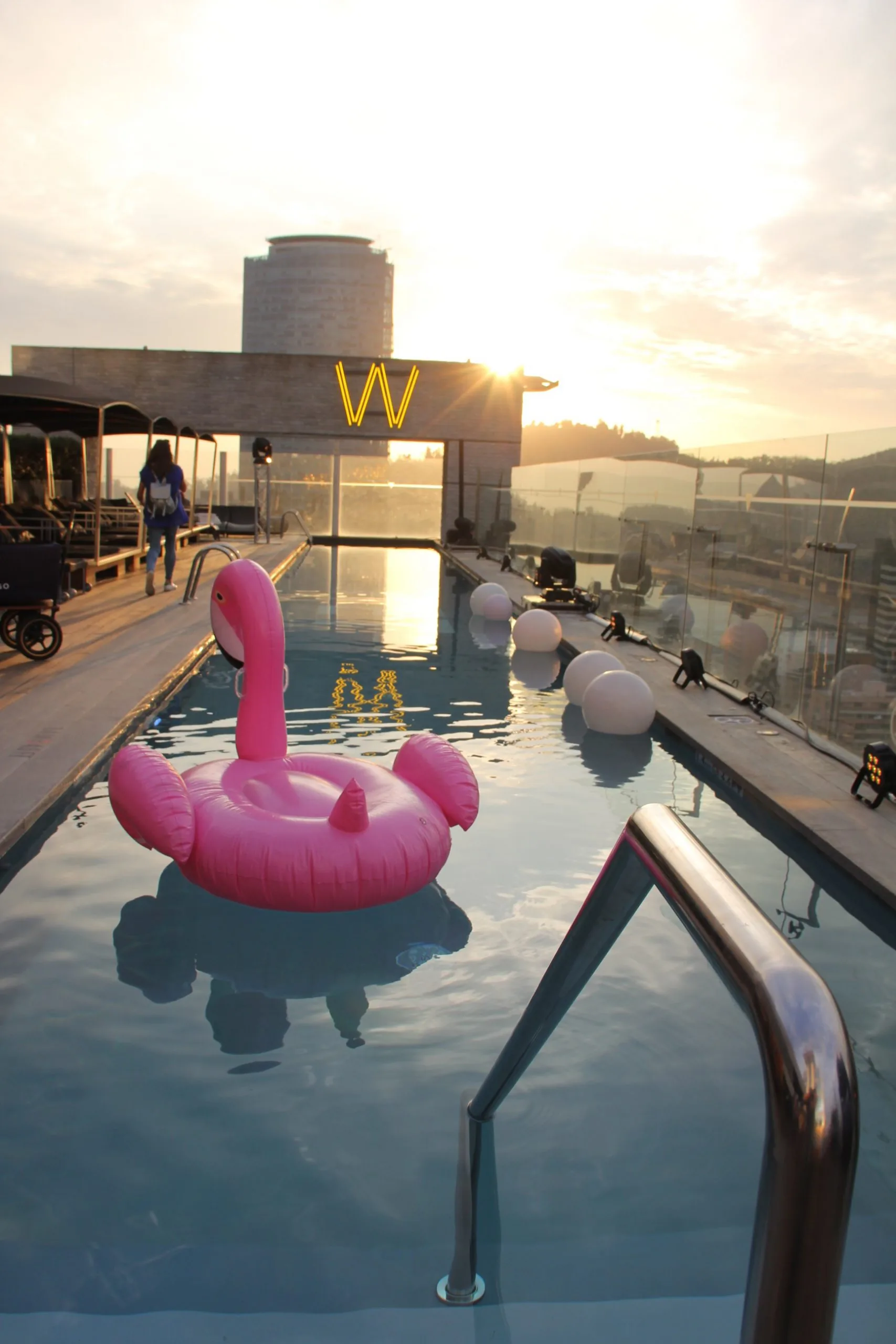 HOTEL W 6